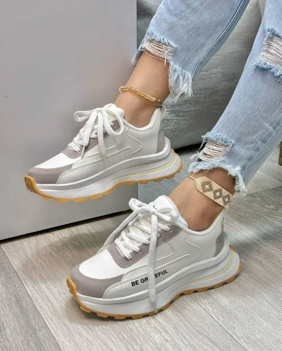 gid://shopify/MediaImage/24692324368478